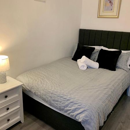 Blossom Holiday Lets - 3 Bed Bensham Apartment Гейтсхед Экстерьер фото